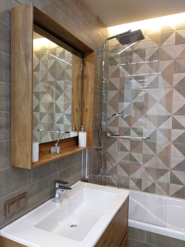 Tile Patterns in Modern Shower